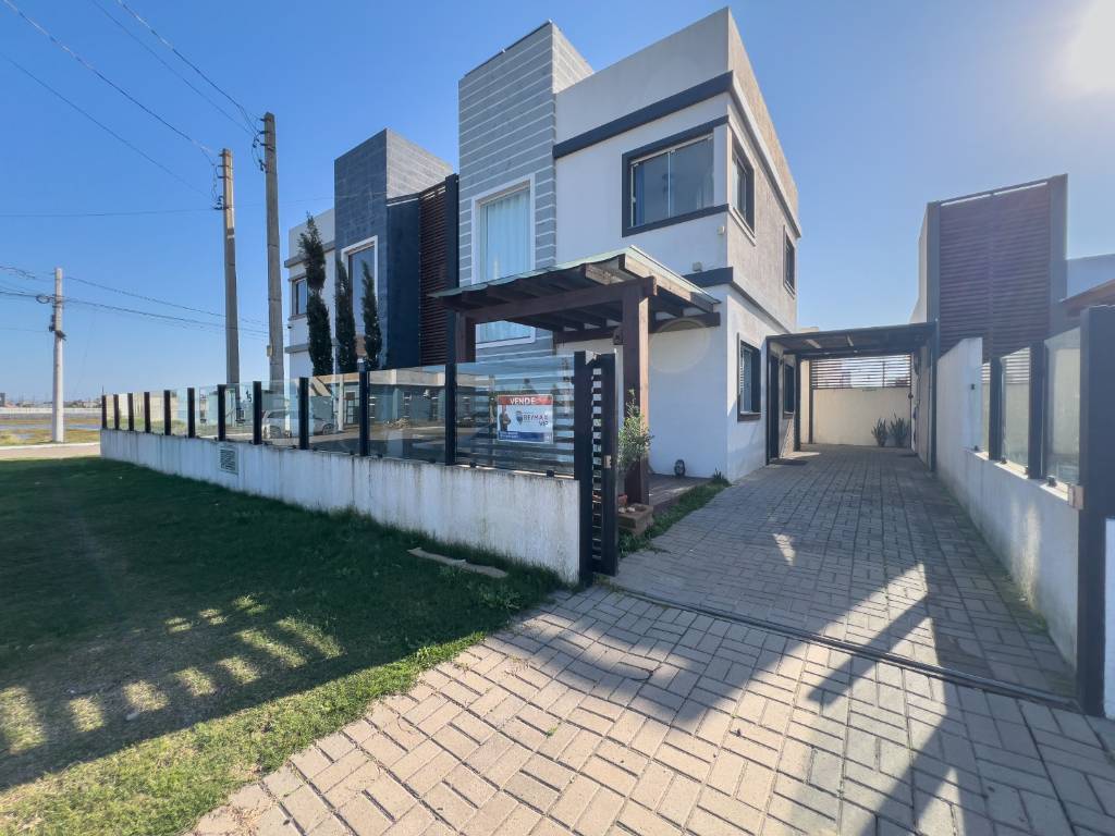 Casa 3 dormitórios para venda, Praia do Barco em Capão da Canoa | Ref.: 11763